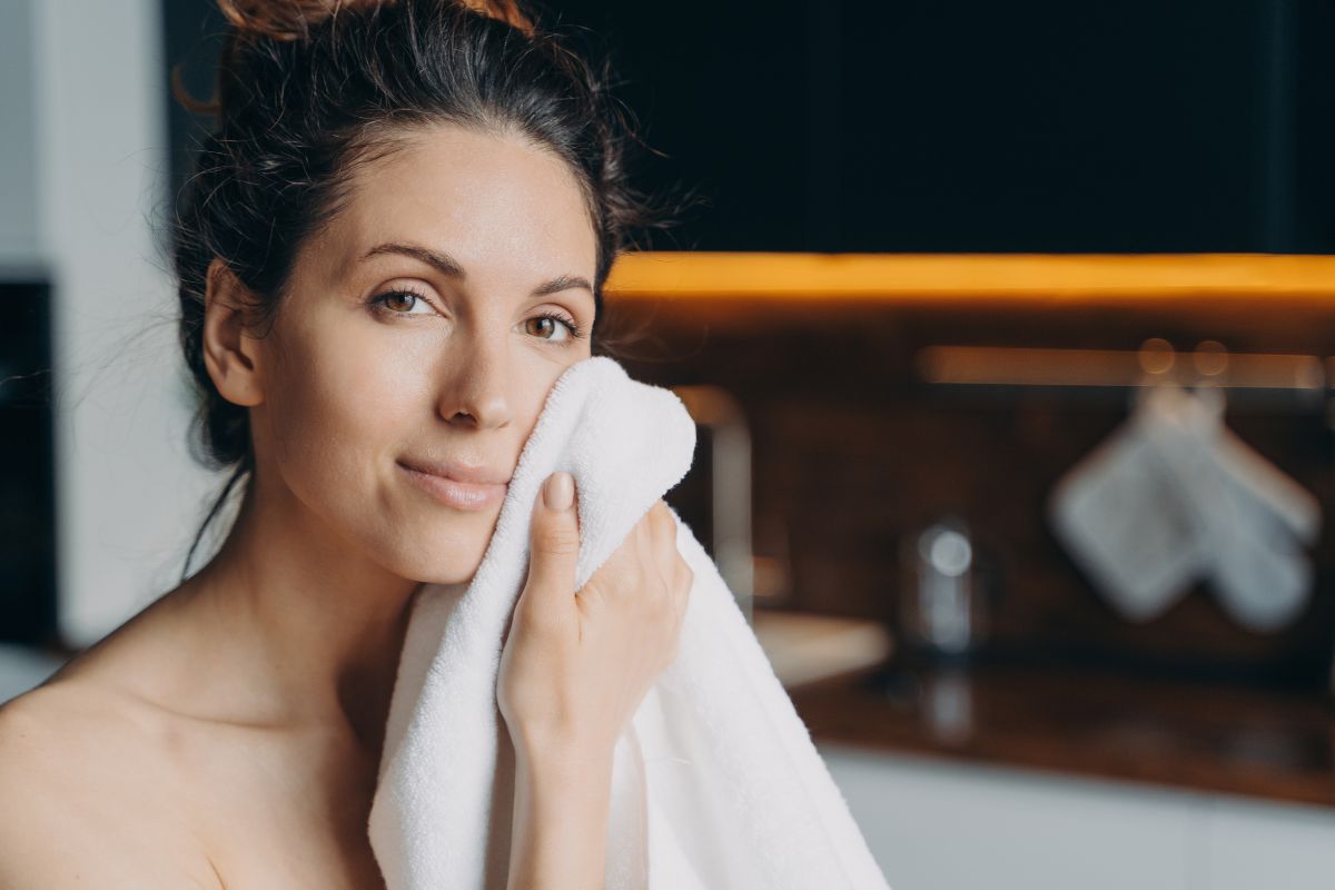 Minimal Effort, Maximum Results: The Advantages of a Simple Skincare Routine